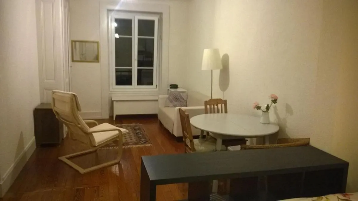 Studio Sublet In Geneva Center